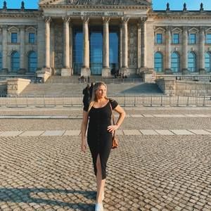 Meet your Posher, Angela